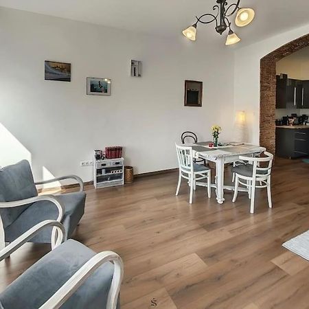 Bright Sunny Apt At Keleti Station,Near Citycenter Budapest Exterior photo
